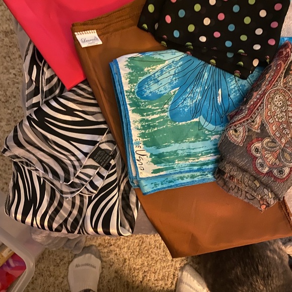 6 assorted size scarfs silk feel and polyester - Picture 2 of 5